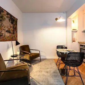 Habitat Parisien - Louvre Rivoli París