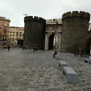 Apartamento La Dimora Aragonese, Nápoles