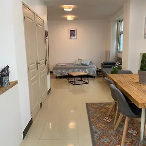 Large And Unique Souplex 60sqm, Well Located París